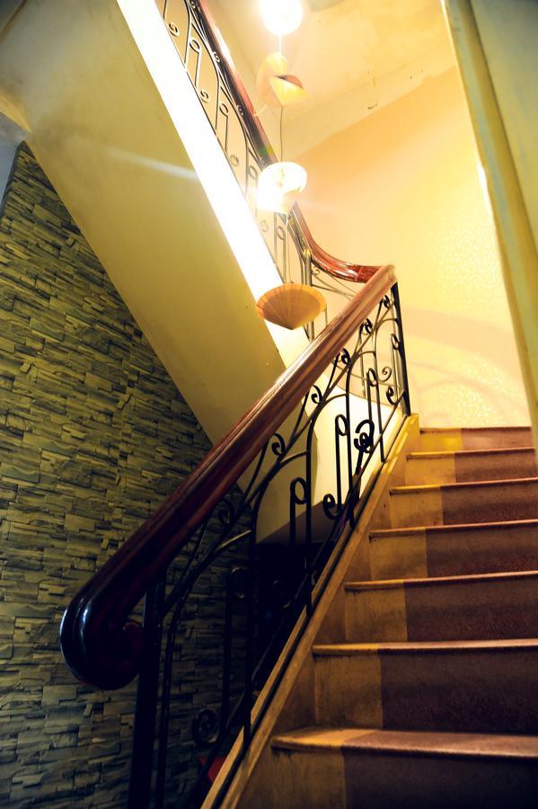 Queen Homestay Hue Zewnętrze zdjęcie
