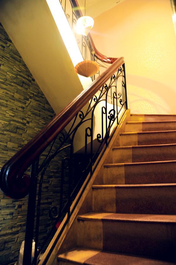 Queen Homestay Hue Zewnętrze zdjęcie